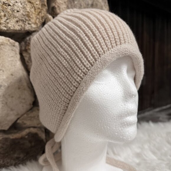 New Cream Knit Winter Bonnet Hat With Ties - Picture 2 of 7